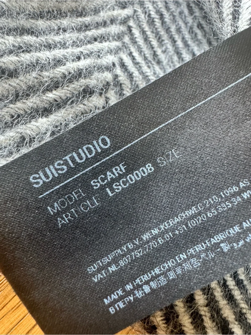 SUISTUDIO Alpaca Blanket Scarf Fringe Large Wide Black White Suit Supply